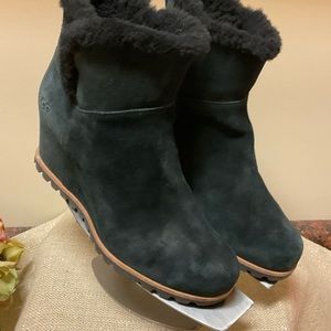 UGG Seyline Waterproof Suede Sheepskin Wedge Ankle Boots Womens 9